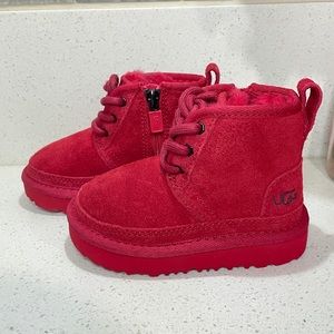 NEW UGG Red‎ Kids Size 8 Neumel Side Zipper Wool Inside Lining No Box
